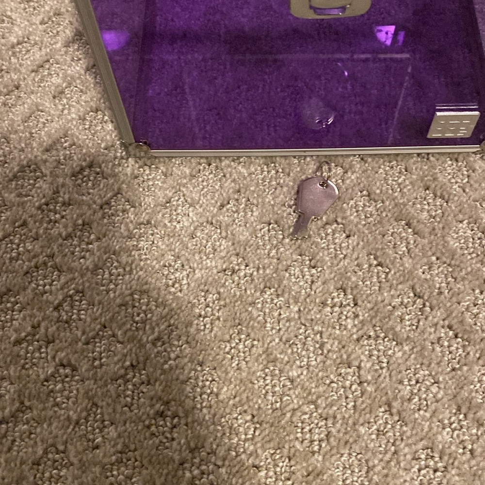Mid Size Caboodle - Picture 3 of 3